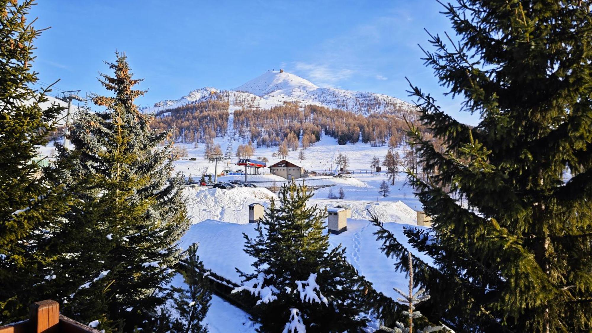 セストリエーレ Hostdomus - Imperial Chaletヴィラ エクステリア 写真